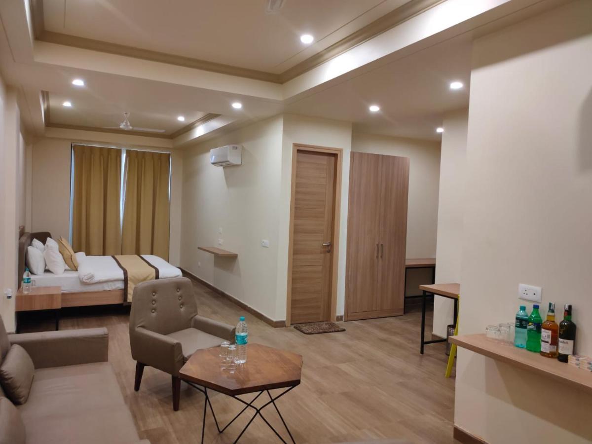 Hotel The Golf 1 Lucknow Exterior photo